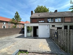 Karel van den Oeverstraat 2004.JPG